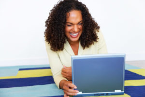 picture-of-woman-an-computer